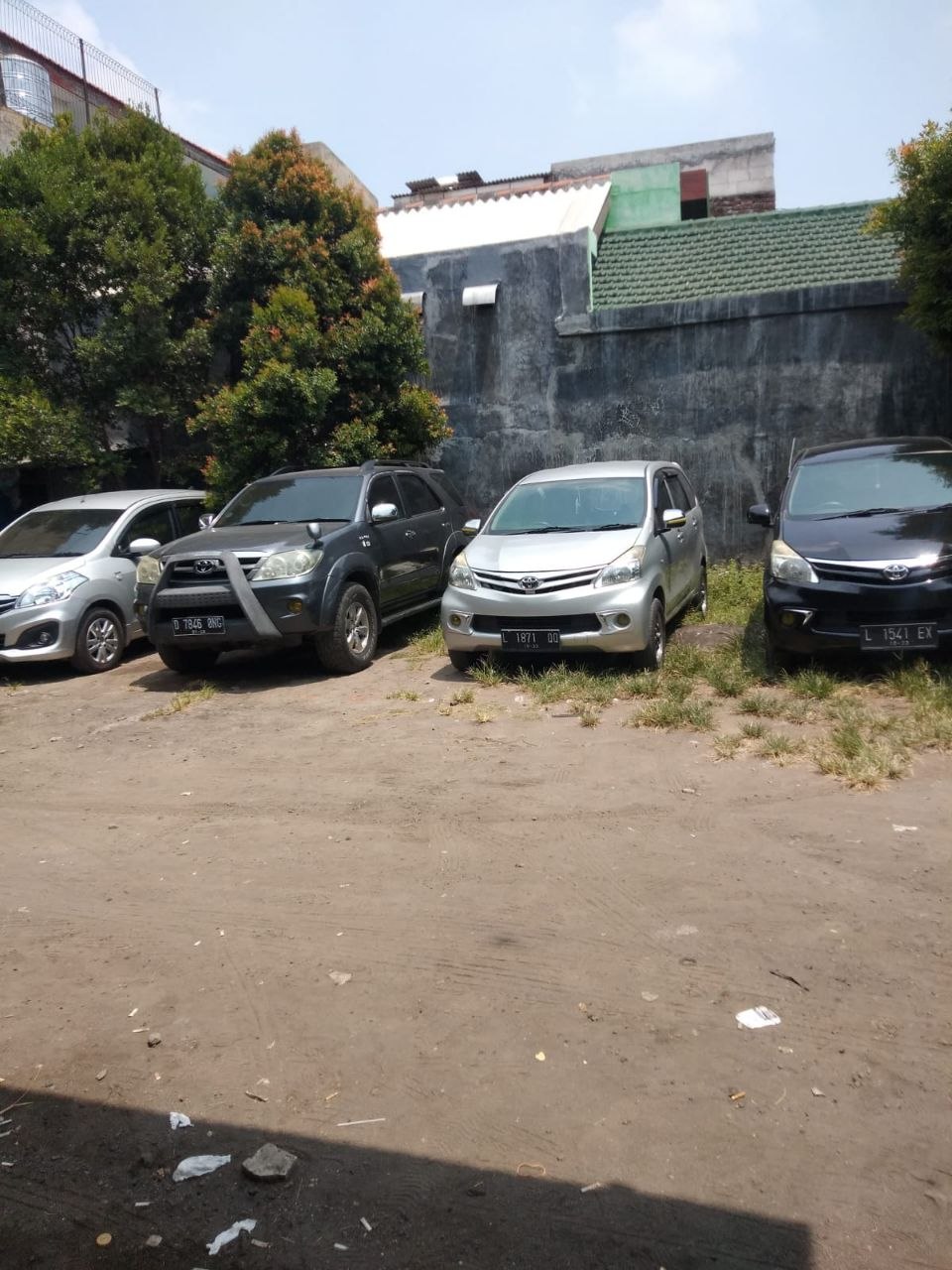 Armada kendaraan logistik Orc Transportasi berjejer rapi